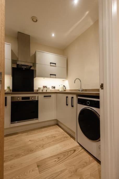 Ocean - 2 Bed Flat Sleeps 6 With Gym Access Apartamento Southampton Exterior foto