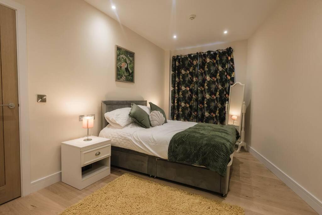 Ocean - 2 Bed Flat Sleeps 6 With Gym Access Apartamento Southampton Exterior foto