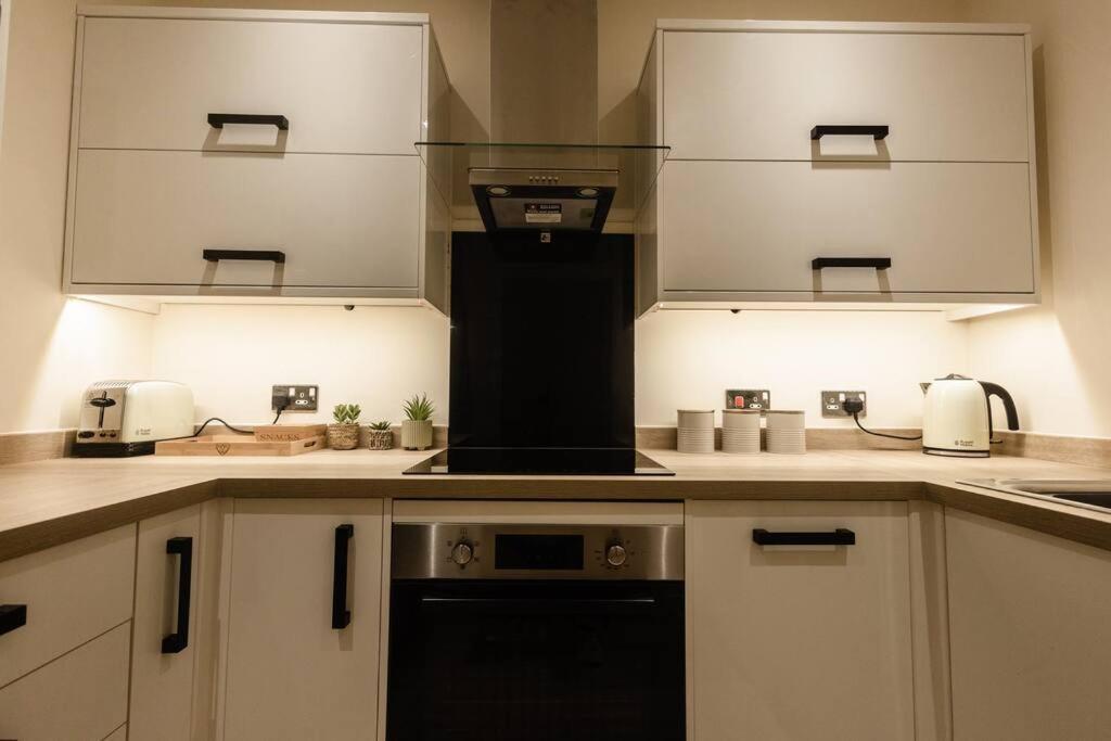 Ocean - 2 Bed Flat Sleeps 6 With Gym Access Apartamento Southampton Exterior foto
