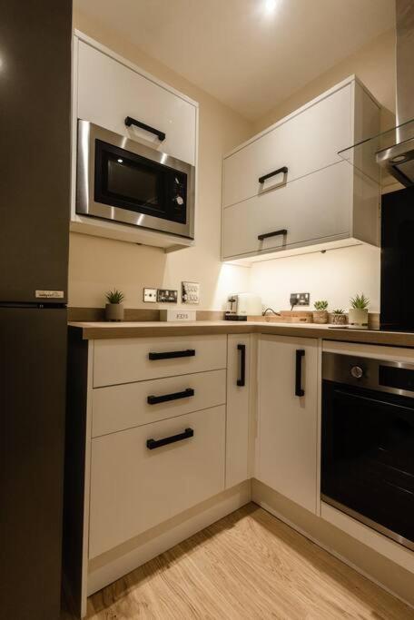 Ocean - 2 Bed Flat Sleeps 6 With Gym Access Apartamento Southampton Exterior foto
